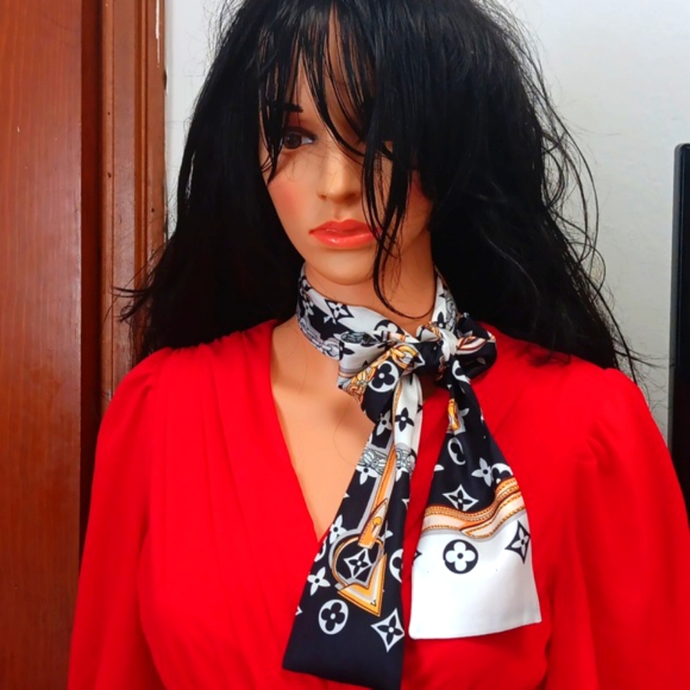 LOUIS VUITTON Scarf For Winter, Made In Paris - Picture 11 of 11